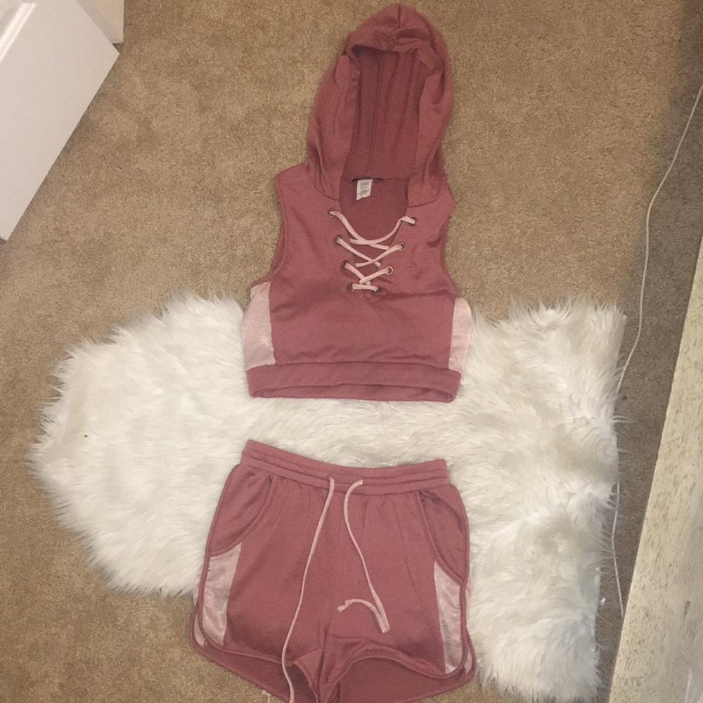 Brand new Fashionnova set.